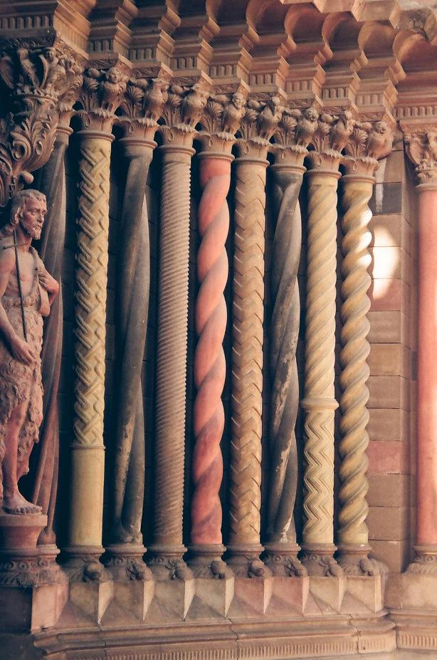 Cordoba, Säulen mit Figur © Stefan Diebitz