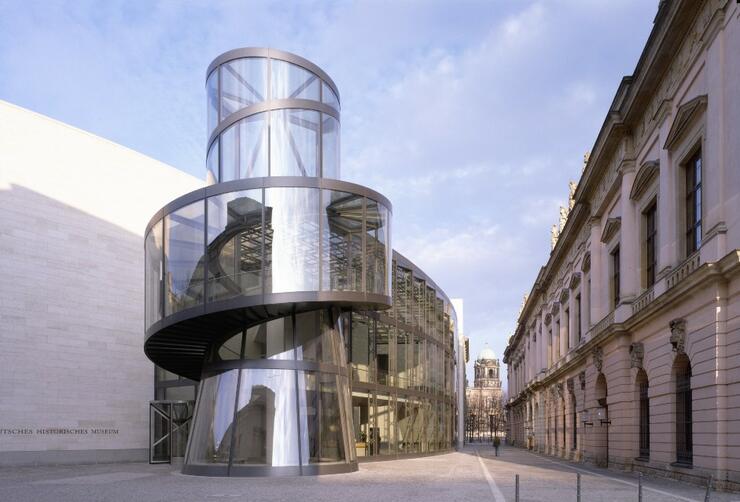 Deutsches Historisches Museum, Ausstellungshalle von I.M. Pei bei Tag © DHM / Ulrich Schwarz
