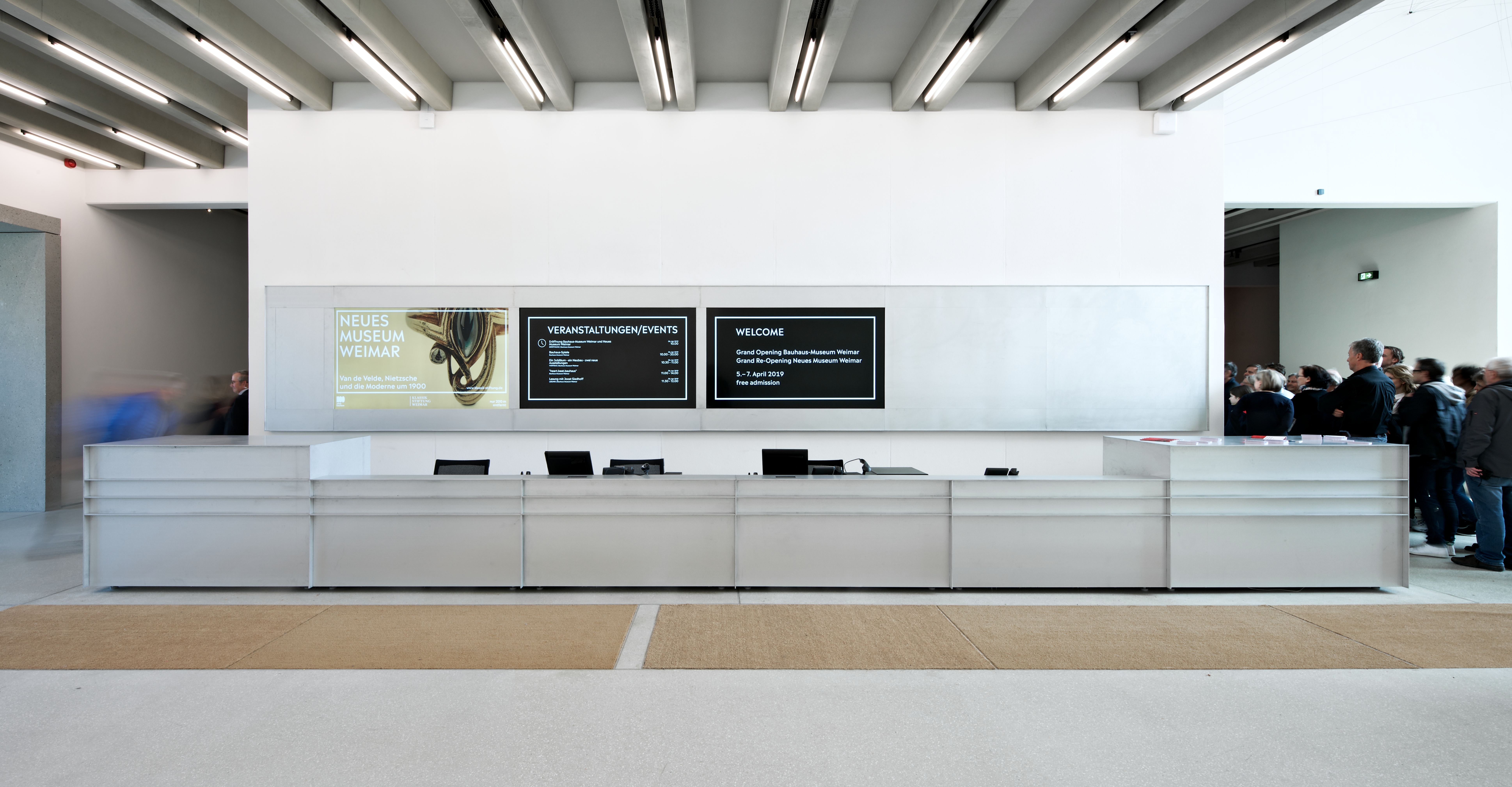 Tresen im Foyer des Bauhaus-Museums Weimar, Foto- Andrew Alberts, © heike hanada laboratory of art and architecture 2019
